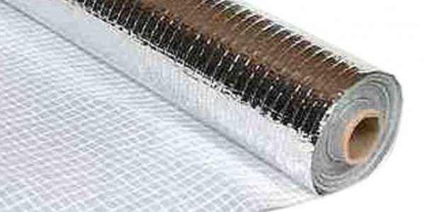 Folia paroizolacyjna na poddasze